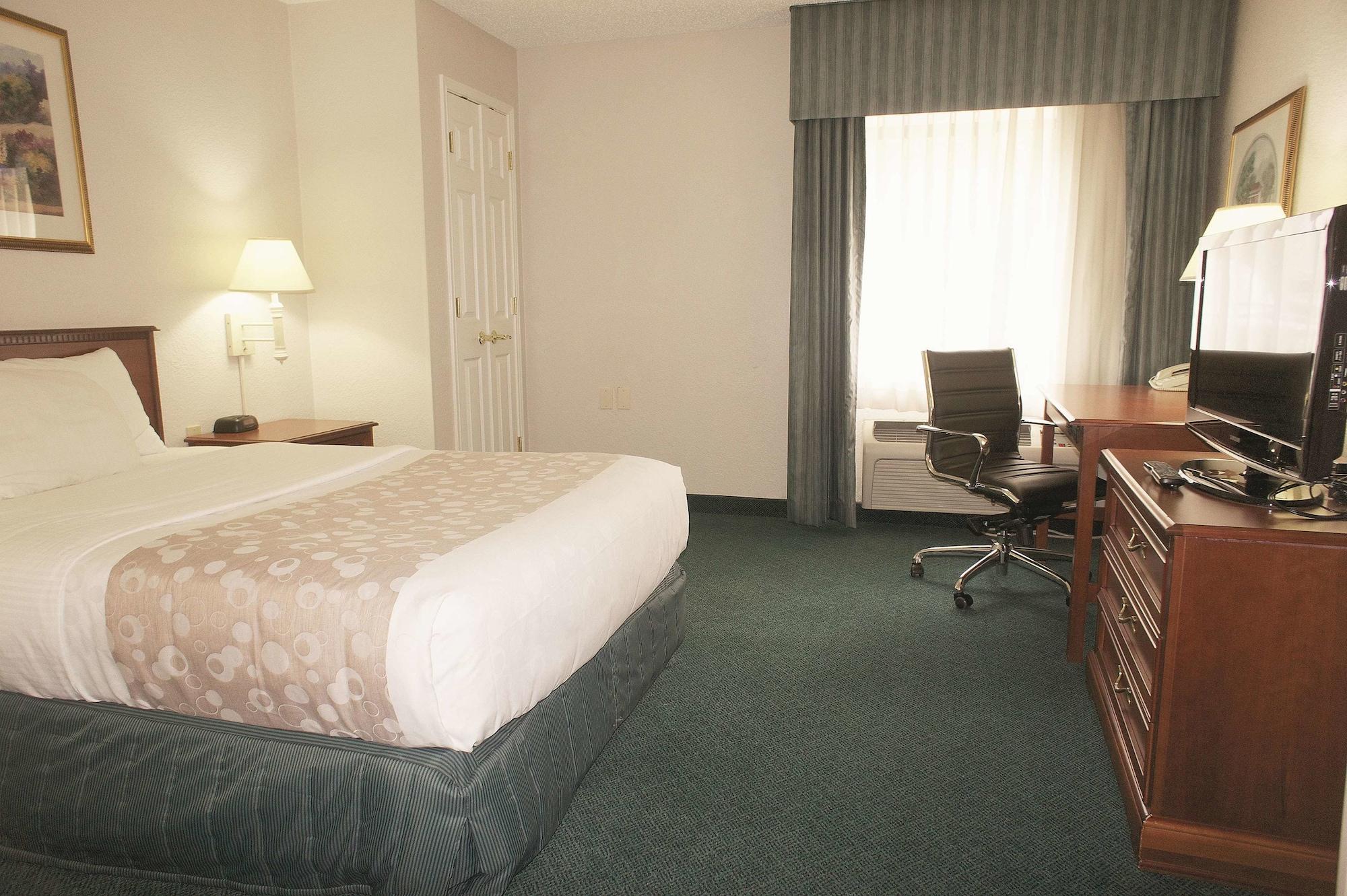 La Quinta Inn By Wyndham Detroit Canton Exteriör bild